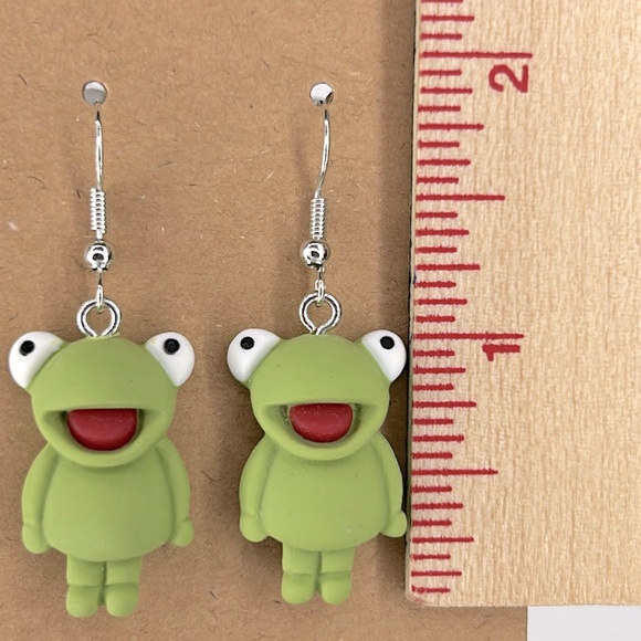 Cute Green Frog Earrings Fun and Unique - Picture 2 of 2
